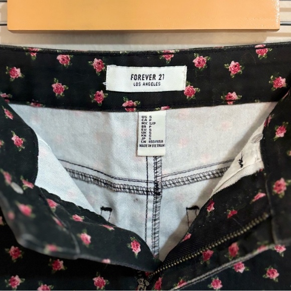 ⚡️Forever 21 Bundle⚡️3 Cropped Off the Shoulder Blouses & Rose Print Denim Skirt - Picture 12 of 14